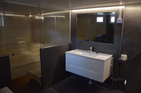 Kylpyhuoneet ja saunat